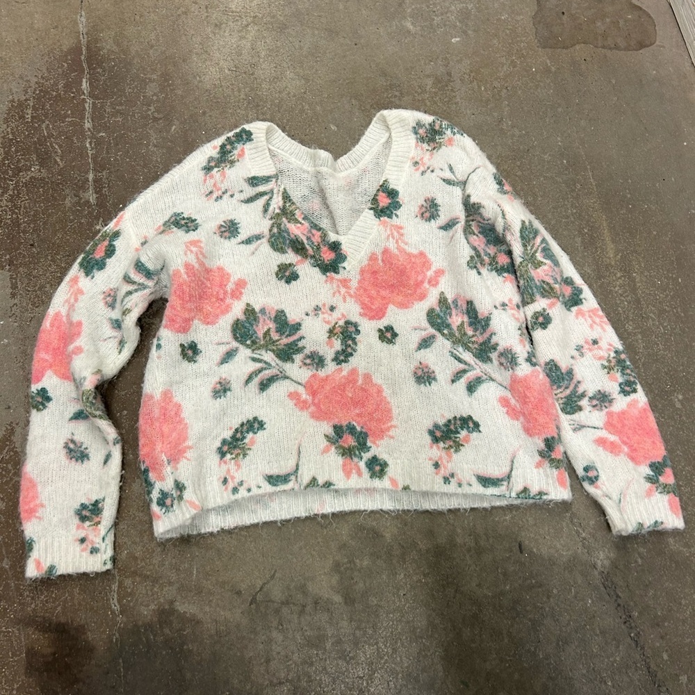 Wool blend Women's V-Neck Sweater - Cream‎ and Pink Floral